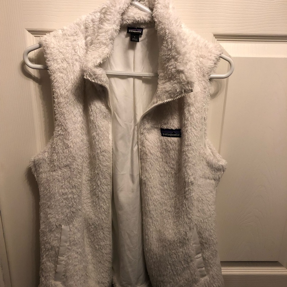 Like-new white Patagonia vest